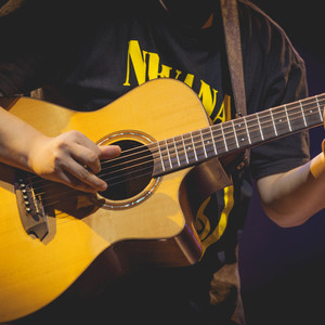大胸肌男生和男生色色网络
